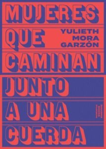MUJERES QUE CAMINAN SOBRE UNA CUERDA
